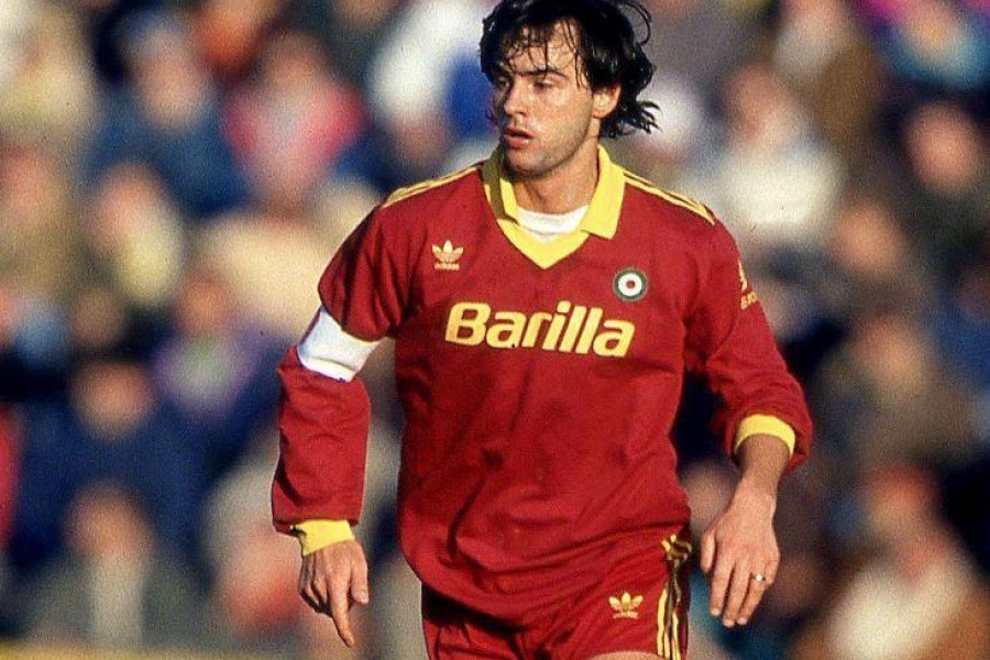 Giuseppe Giannini in azione con la maglia della Roma