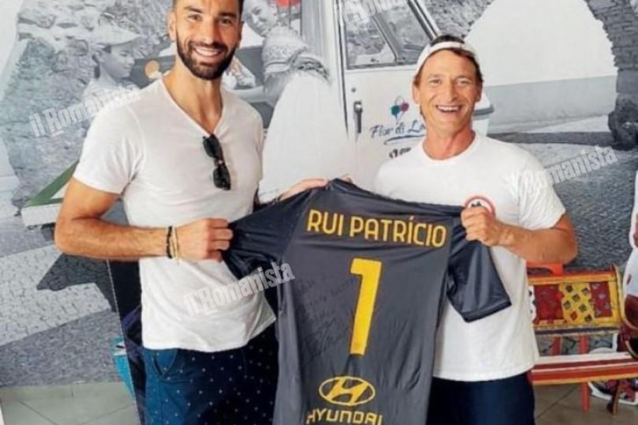 Massimo Fortese con Rui Patricio quando il portiere giallorosso ha visitato la sua gelateria a Leira