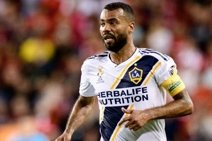 Ashley Cole con la maglia dei LA Galaxy