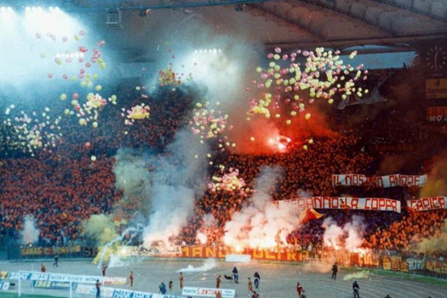 La spettacolare coreografia della Curva Sud per finale di Coppa Uefa del 1991