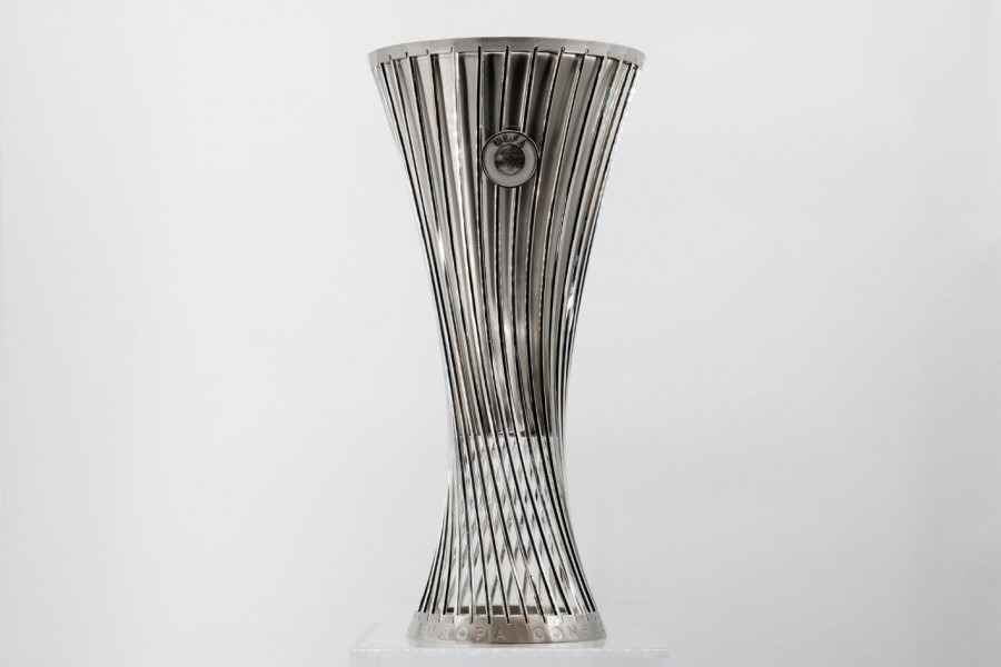 Il trofeo della Conference League @ Getty Images