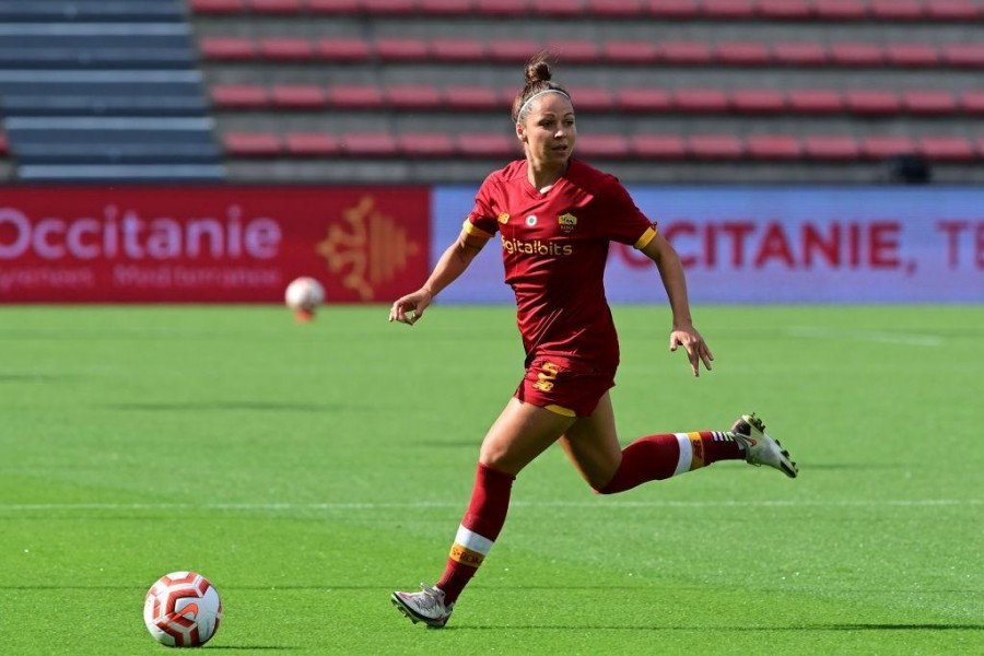 Vanessa Bernauer in campo con la maglia giallorossa (As Roma via Getty Images)