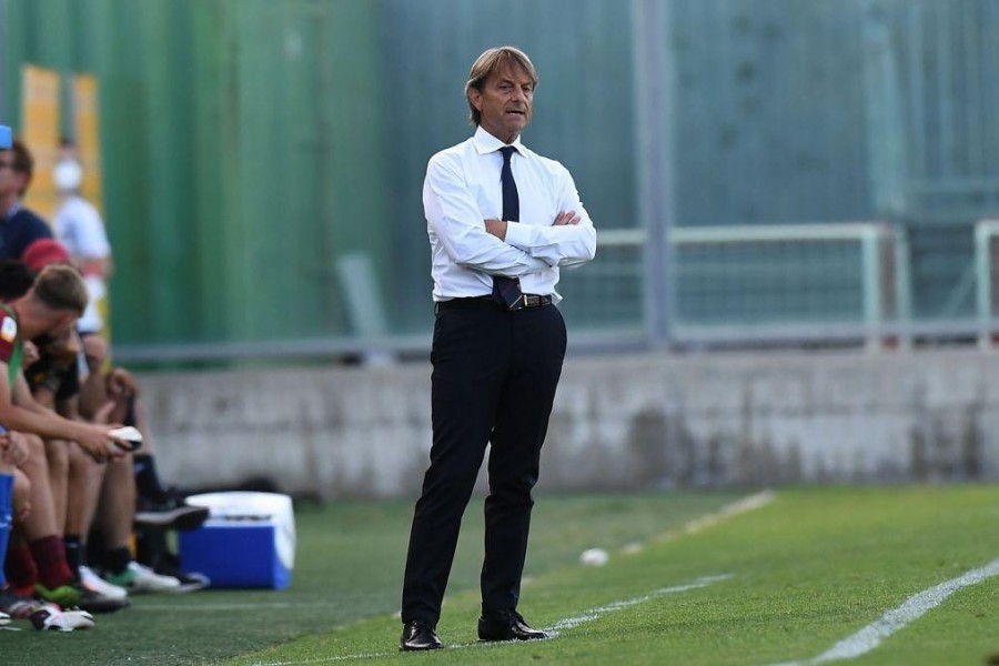 Il tecnico dei giovani giallorossi De Rossi (As Roma via Getty Images)