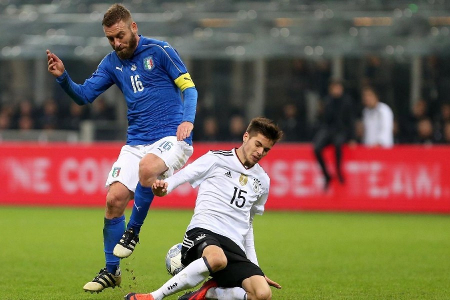 Weigl e De Rossi, di Sync