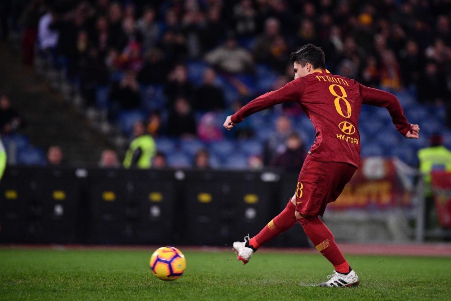 Diego Perotti e la corsa sotto la Curva Sud, di LaPresse