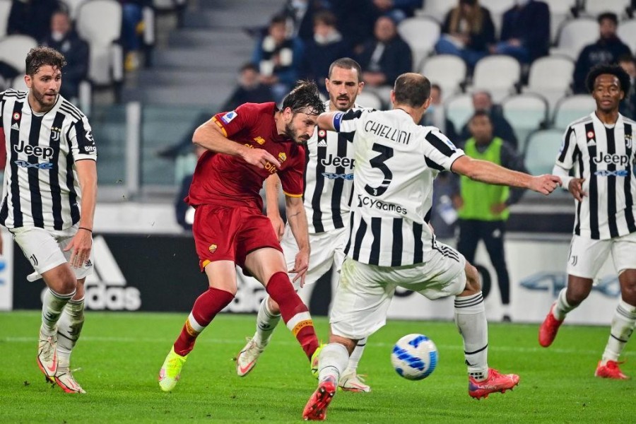 L'occasione da gol per Viña negata da Chiellini (As Roma via Getty Images)