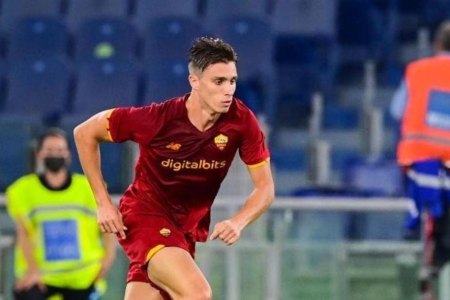 Calafiori in campo con la maglia giallorossa (As Roma via Getty Images)