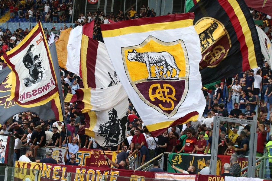 La Curva Sud in occasione di Roma-Napoli, di Mancini