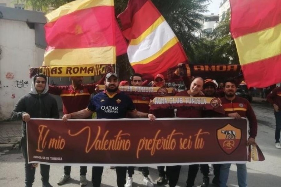 Farouk con alcuni dei membri del Roma Club Tunisi