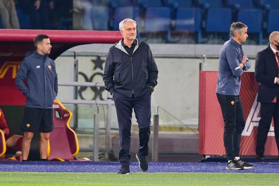 Mourinho all'Olimpico durante la gara col Milan (As Roma via Getty Images)