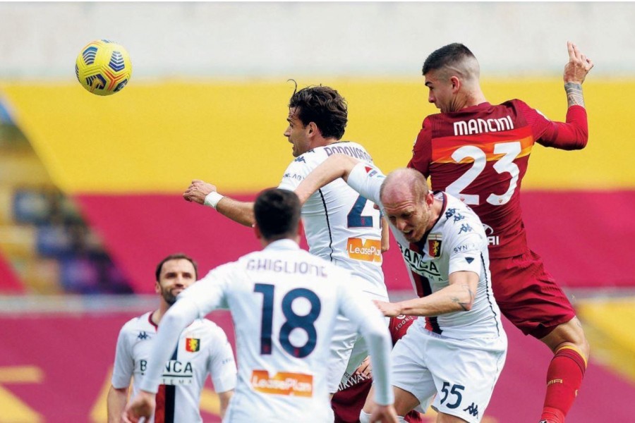 7 marzo 2021: con questo stacco di testa Mancini segna il gol della vittoria sul Genoa, ultimo lunch match della Roma @Getty Images