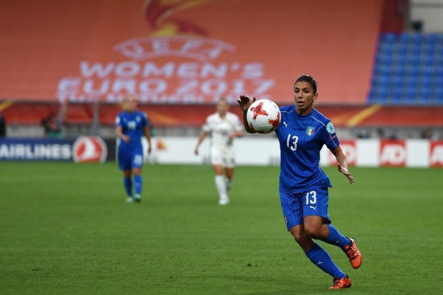 Elisa Bartoli con la maglia della Nazionale