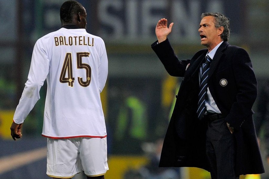 Mario Balotelli a confronto con José Mourinho 