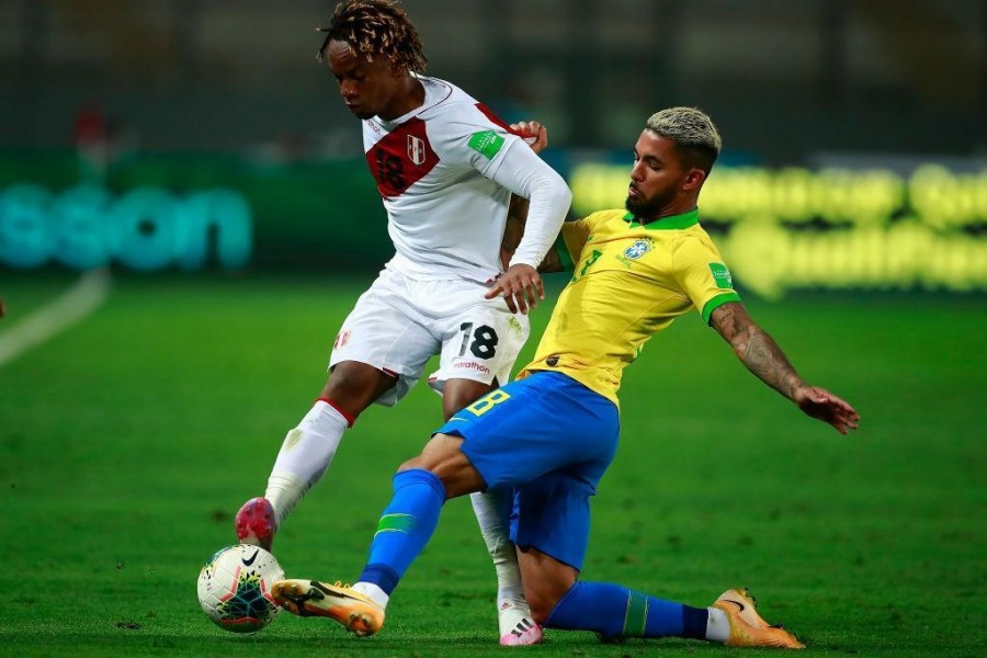 Douglas Luiz in Brasile-Peru (via Getty Images)