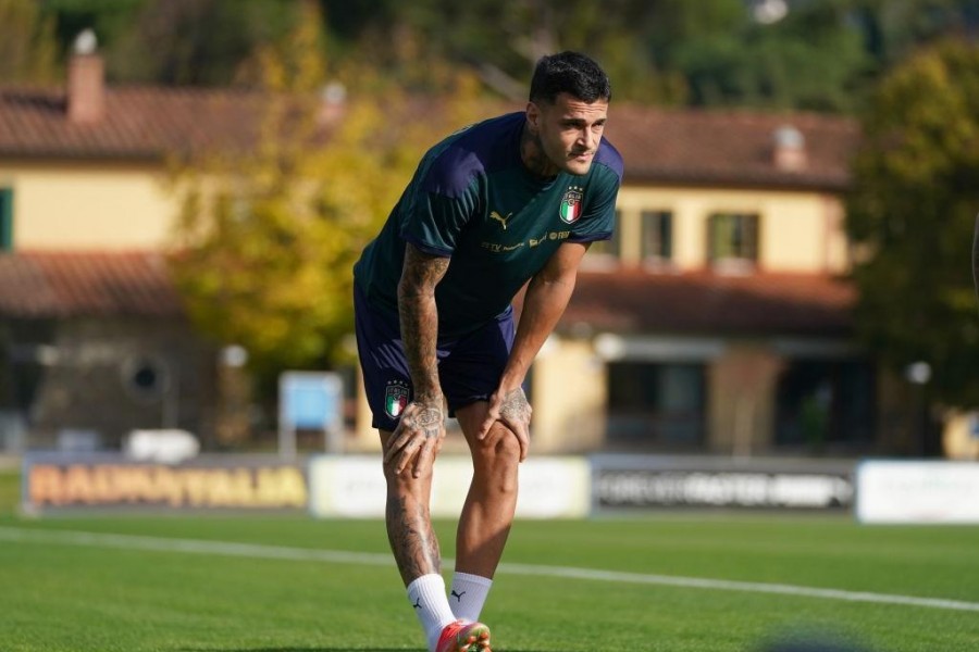 Gianluca Scamacca con la Nazionale italiana (Getty Images)