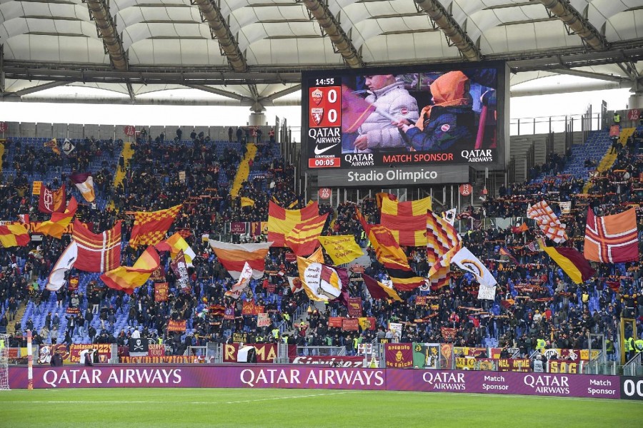 La Curva Sud a pochi minuti dal fischio d'inizio di Roma-Torino, di LaPresse