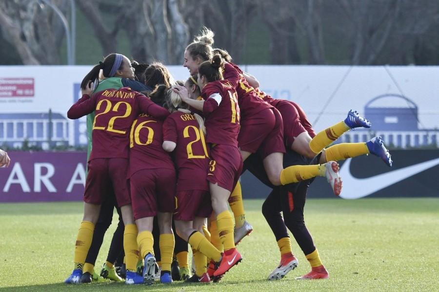 L'esultanza della Roma Femminile, di LaPresse