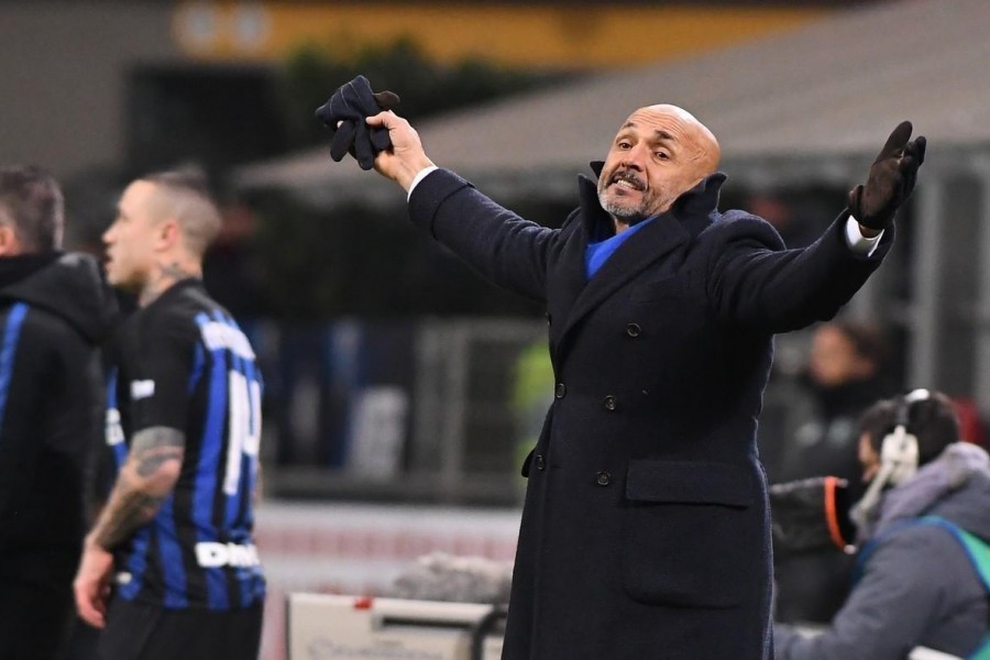 Luciano Spalletti allarga le braccia, di LaPresse