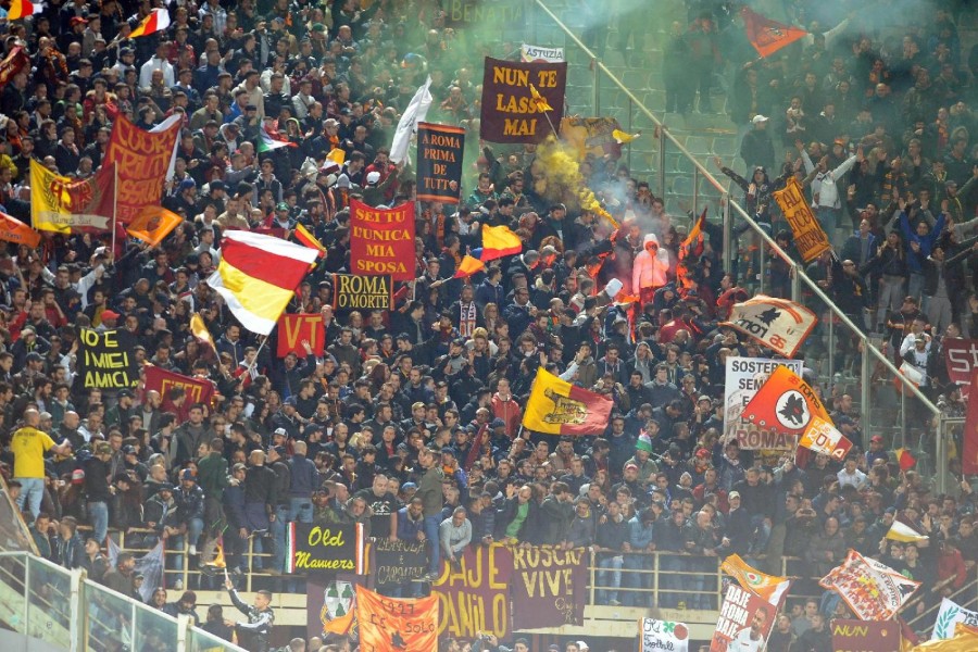 I tifosi della Roma al Franchi, di LaPresse