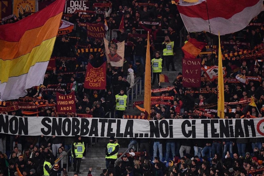 Lo striscione dei tifosi durante Roma-Entella, di LaPresse