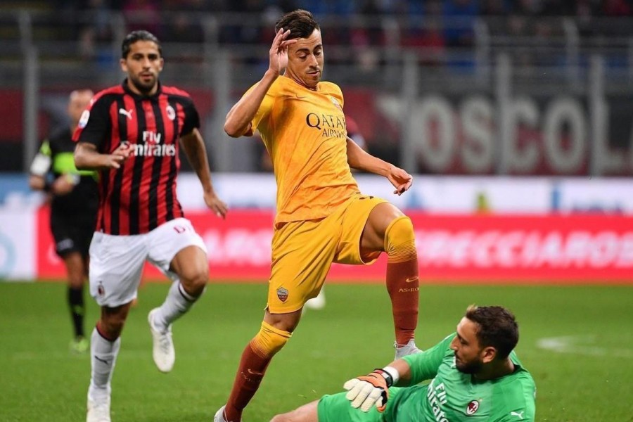 El Shaarawy affronta Donnarumma, di LaPresse