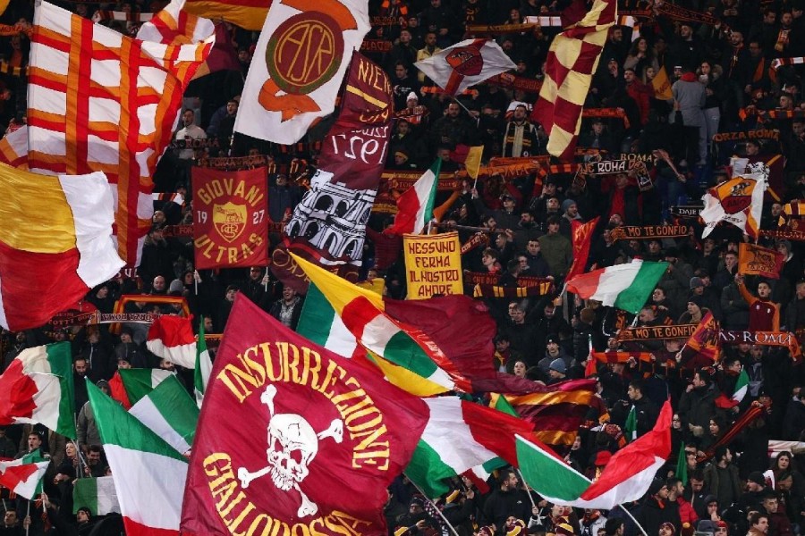 Bandiere in Curva Sud, di Proietti