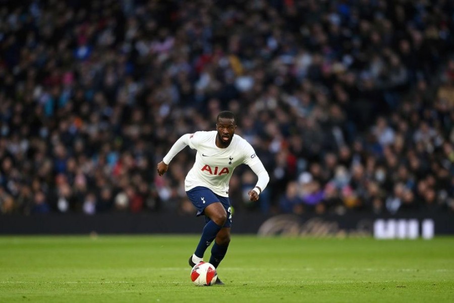 Ndombele con la maglia del Tottenham