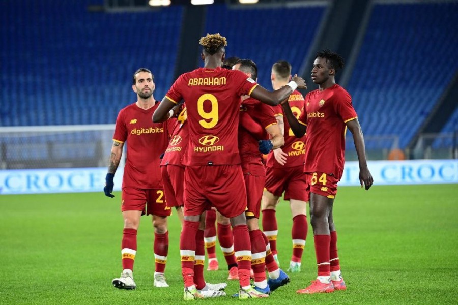 L'esultanza al gol di Abraham, in un Olimpico con soli 5.000 spettatori (AS Roma via Getty Images)