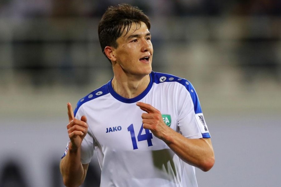 Shomurodov con la maglia dell'Uzbekistan (Getty Images)