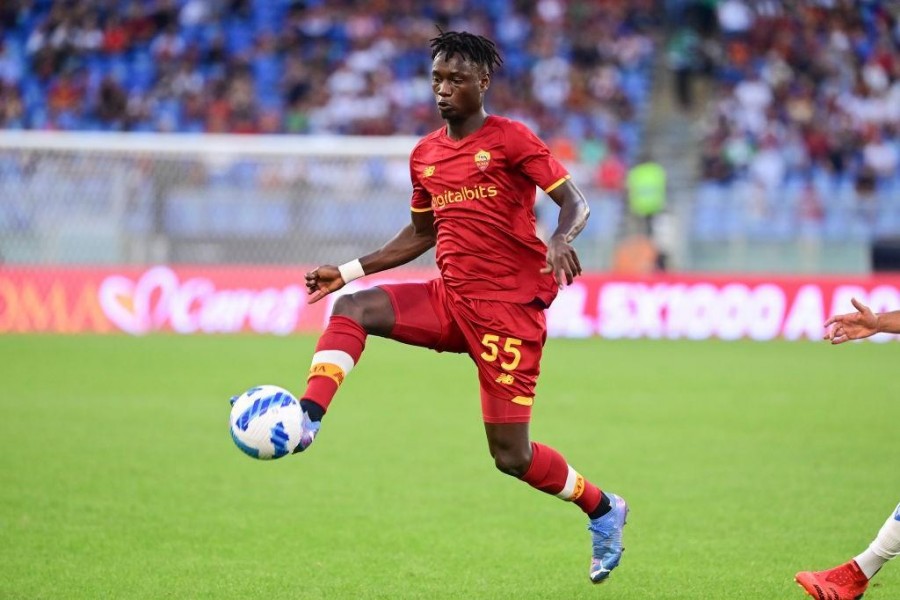 Darboe con la maglia giallorossa (As Roma via Getty Images)