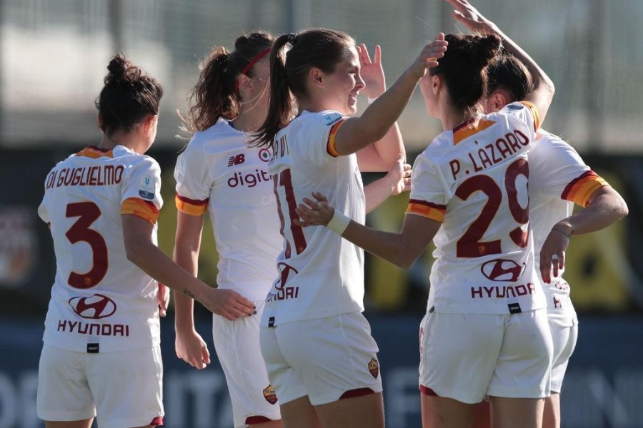 Le giallorosse esultano a Como (As Roma via Getty Images)