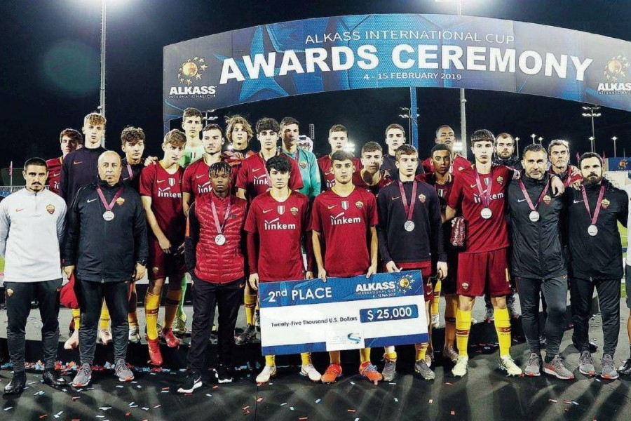 La delusione sui volti dei giocatori della Roma dopo la finale persa ai rigori contro i Glasgow Rangers, a Doha (Foto Alkass Cup)