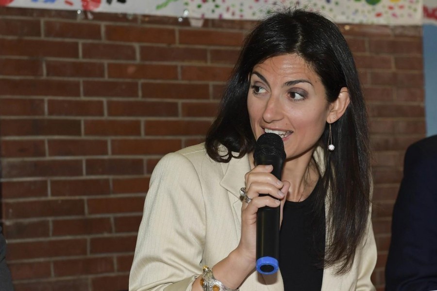 Virginia Raggi in conferenza, di LaPresse