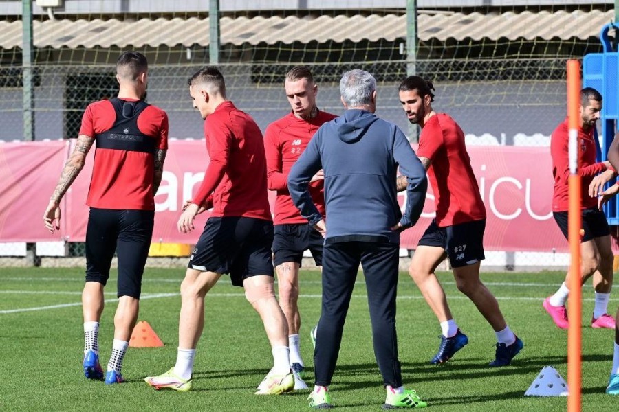 La squadra si allena sotto gli occhi di Mourinho (Getty Images)