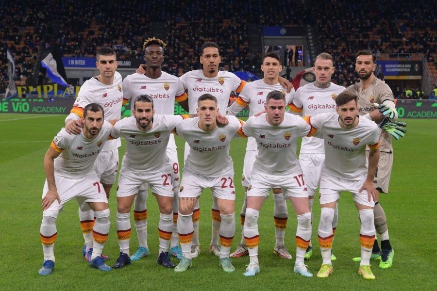 La formazione titolare scesa in campo contro l'Inter (Asroma via Getty Images)