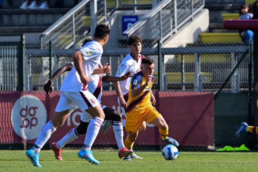 Claudio Cassano in azione contro il Torino (AS Roma via Getty Images)