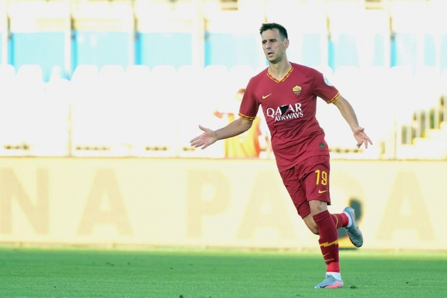 Kalinic esulta con la maglia giallorossa (As Roma via Getty Images)