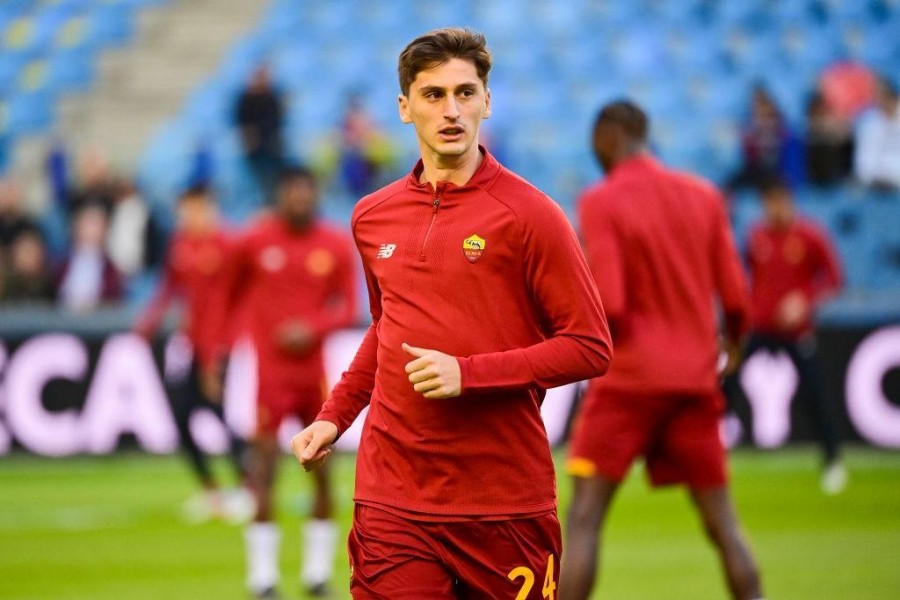 Marash Kumbulla nel riscaldamento di Roma-Vitesse (AS Roma via Getty Images)