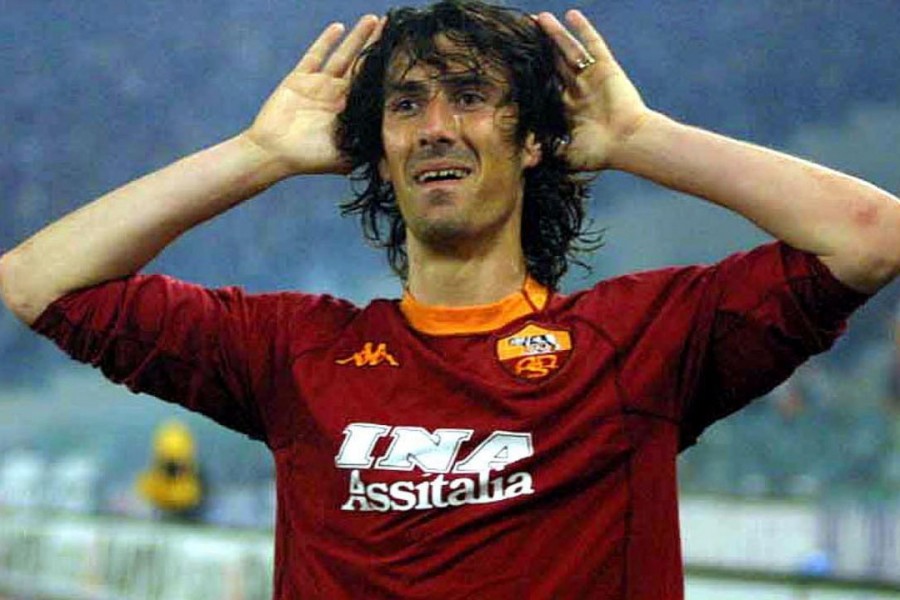 L'esultanza di Marco Delvecchio con la maglia della Roma