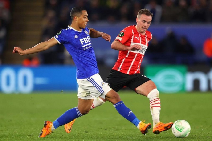 Tielemans a contrasto con Gotze (Getty Images)