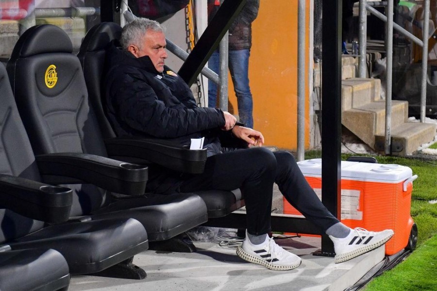 José Mourinho in panchina nella gara col Bodo Glimt (AS Roma via Getty Images)