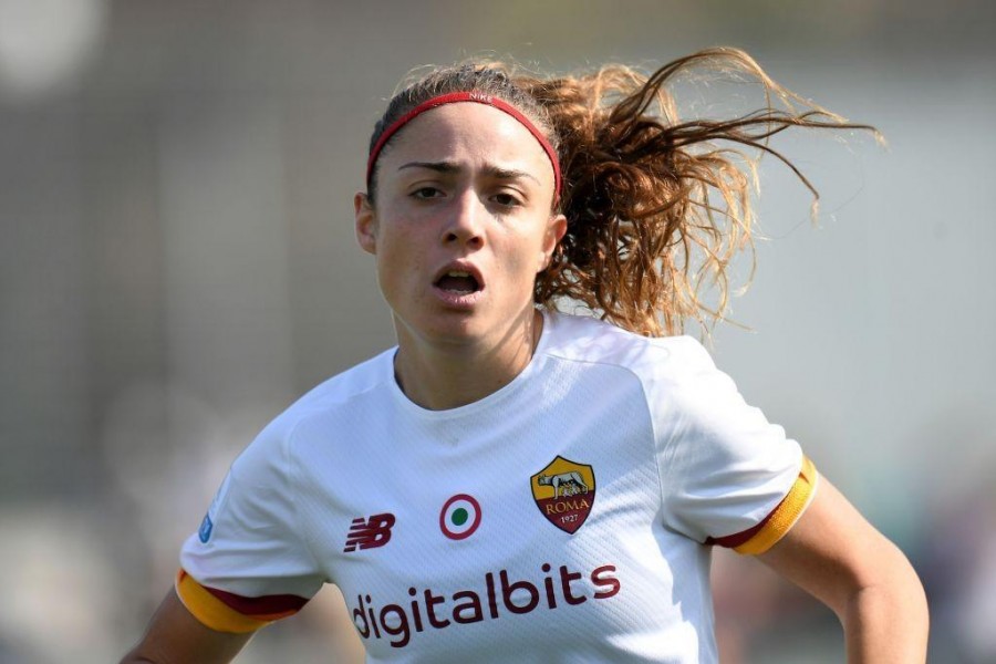Benedetta Glionna con la maglia della Roma (AS Roma via Getty Images)