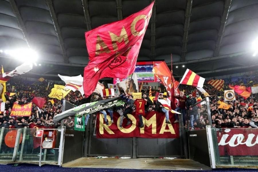 La Curva Sud dell'Olimpico durante il derby (AS Roma via Getty Images)