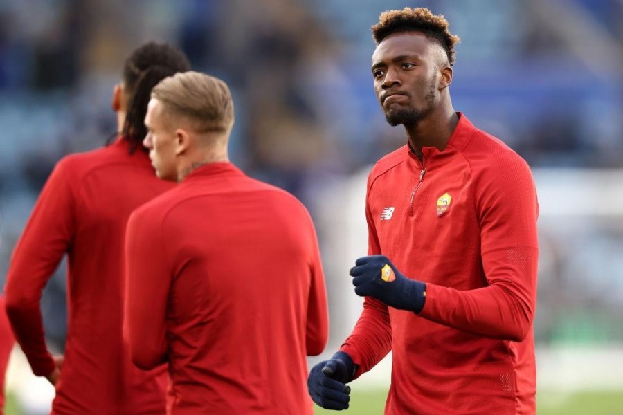 Abraham e compagni si riscaldano in vista di Leicester-Roma (Getty Images)