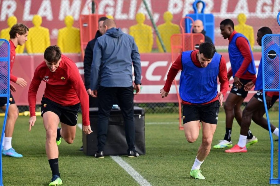 Kumbulla e Ibañez a Trigoria (As Roma via Getty Images)