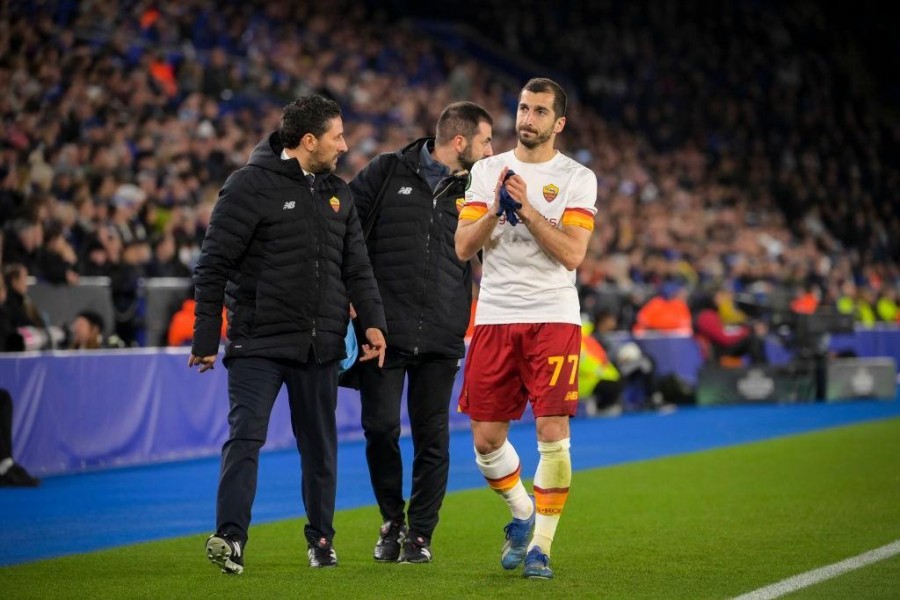 Henrik Mkhitaryan dopo la sostituzione contro il Leicester (AS Roma via Getty Images)