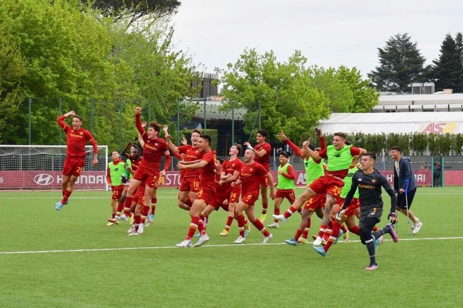 La Roma Primavera esulta per il raggiungimento dei playoff Scudetto (Getty Images)