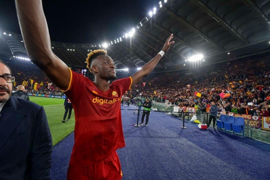 Abraham durante la festa di ieri sera all'Olimpico (As Roma via Getty Images)