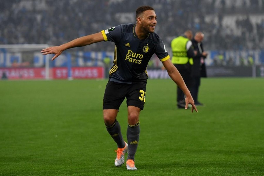 Cyriel Dessers esulta dopo il gol al PSV (Getty Images)