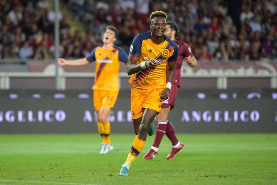 Abraham esulta dopo il rigore del 2-0 sul Torino (As Roma via Getty Images)